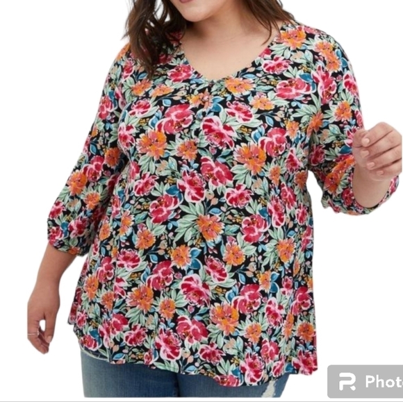 ❤️TORRID Floral Crinkle Gauze 3/4 sleeve high low tunic top - Picture 3 of 11